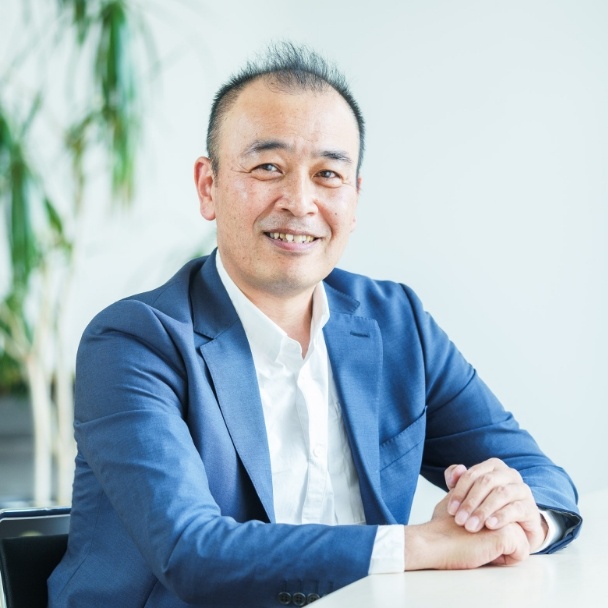 室賀 英二